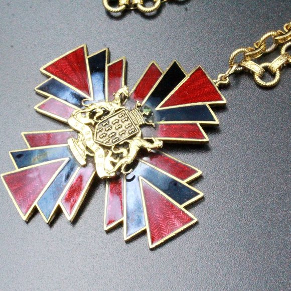 Unsigned Reinad Sunburst Maltese Cross Shield Crest Coat of Arm Necklace - Picture 5 of 8